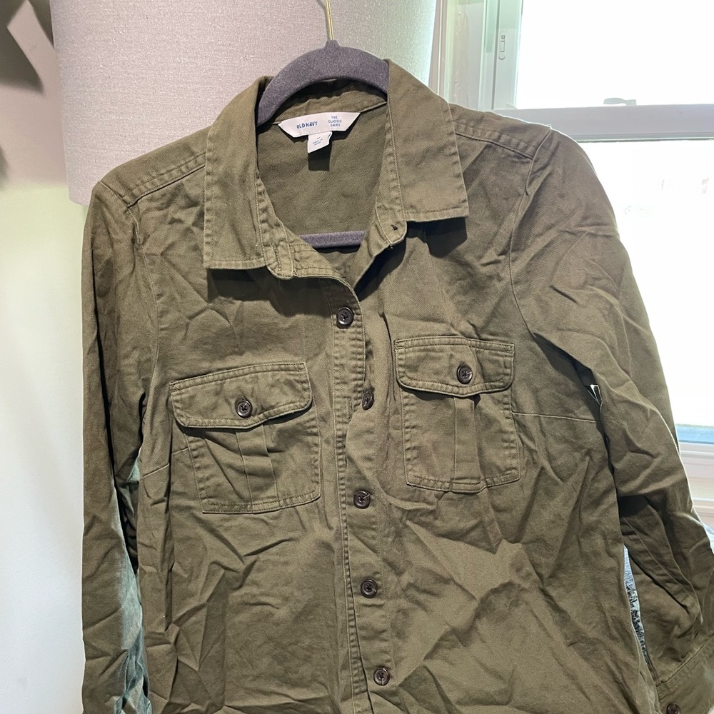 Old Navy olive green button down. Size M